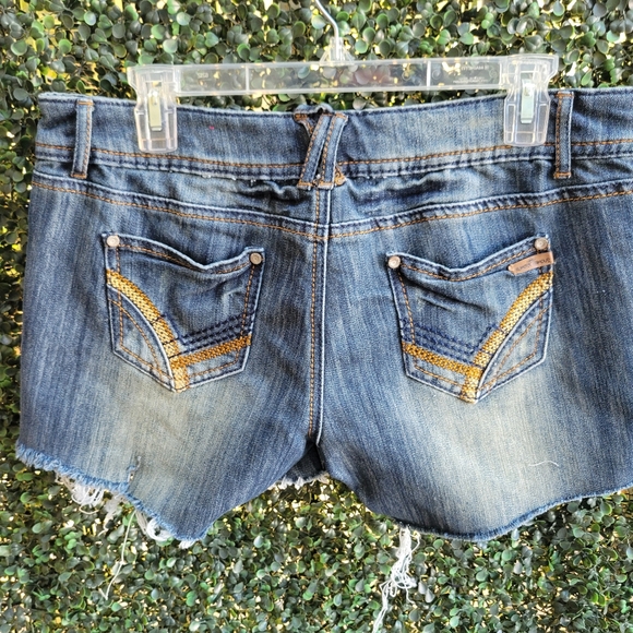 Almost Famous~Denim Shorts Double Button Raw Hem Size 13 - Picture 6 of 7